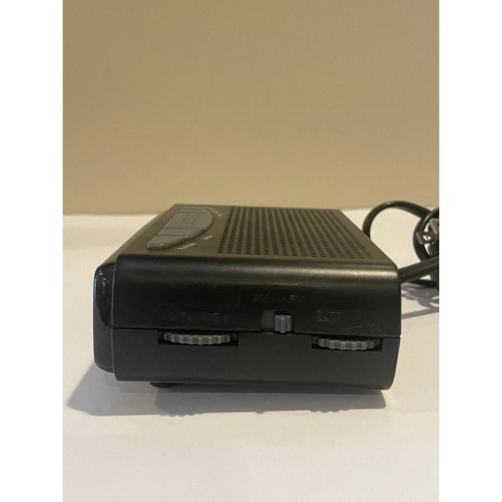 Electro Brand Digital AM/FM‎ Radio Alarm Clock Model 4610 Tested And Working